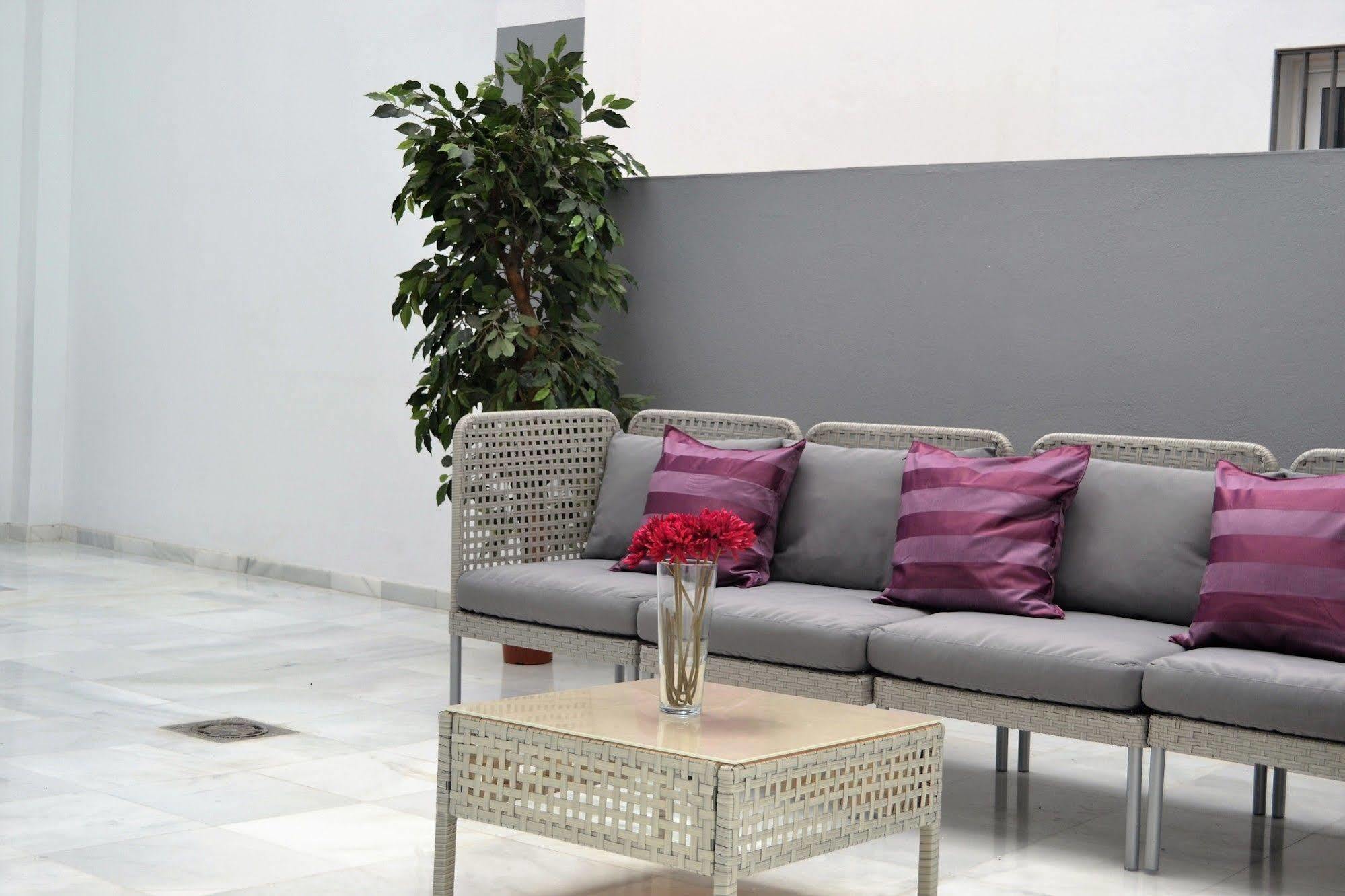 Plaza De La Encarnacion Apartments Севиля Екстериор снимка